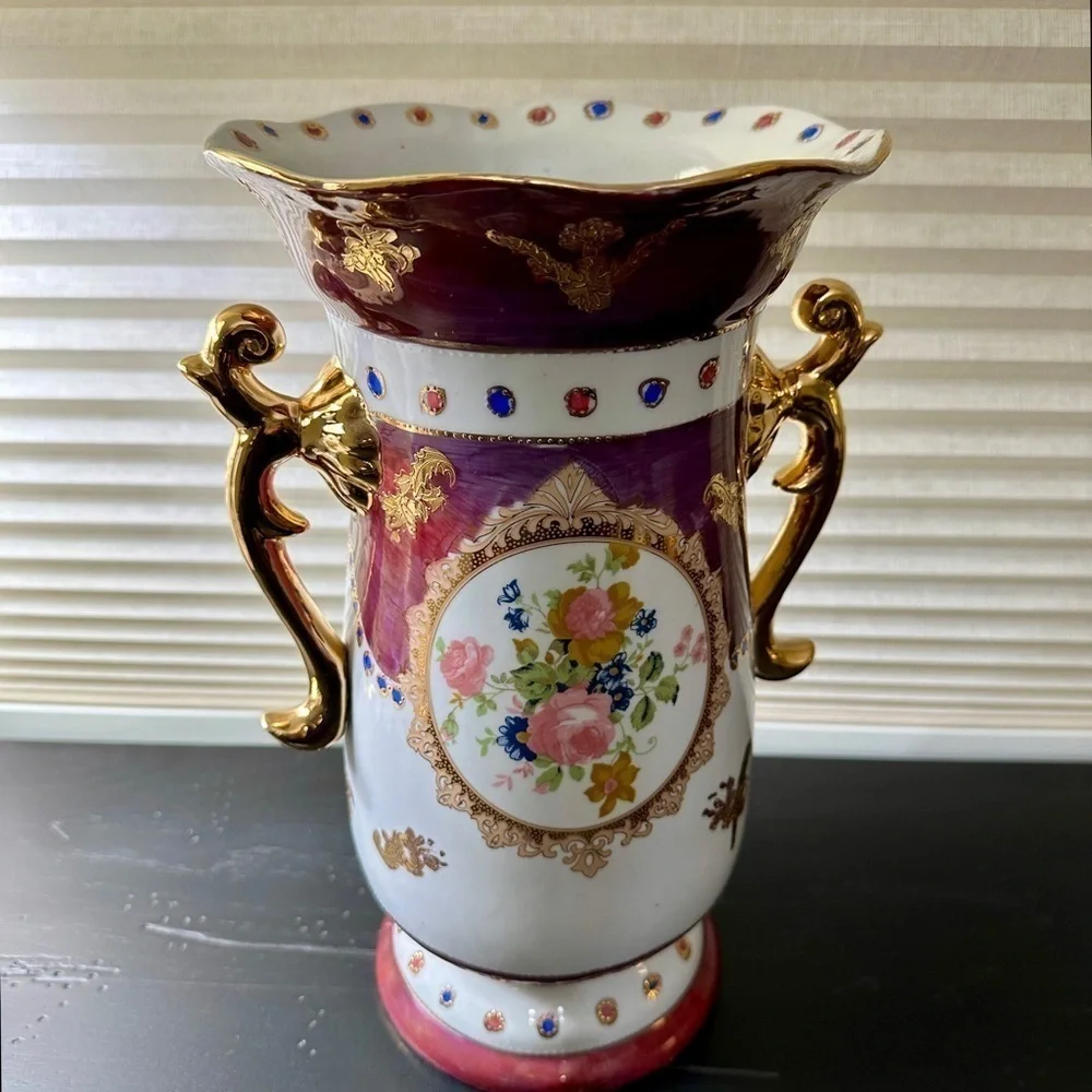 VINTAGE, HIGHLY DECORATIVE, WHITE & PURPLE BALUSTER VASE. ORNATE GILDED HANDLES.